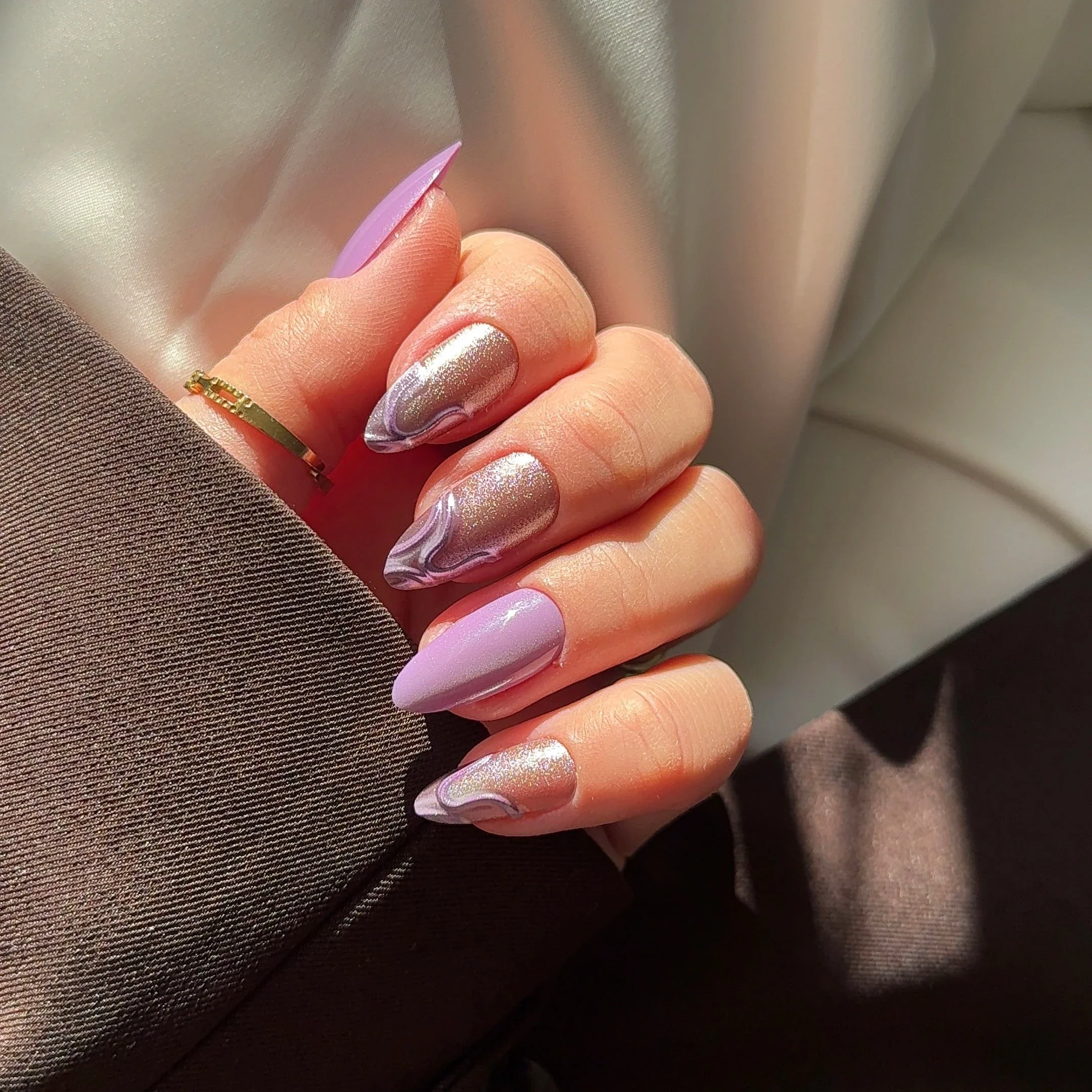 Aura Wave 3D Almond NAILDZ Softgel Press On Nails (inkl. Klebesticker & Nagelkleber) - Image 3